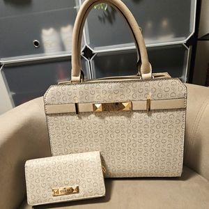 Guess Wallet & Purse